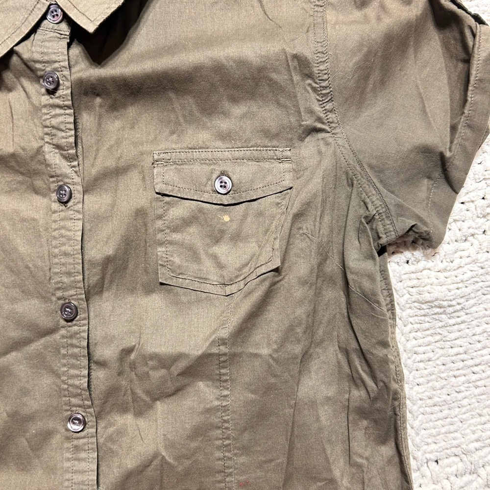 Y2K Eddie Bauer Short Sleeve Olive Green Button-Up - Picture 4 of 5